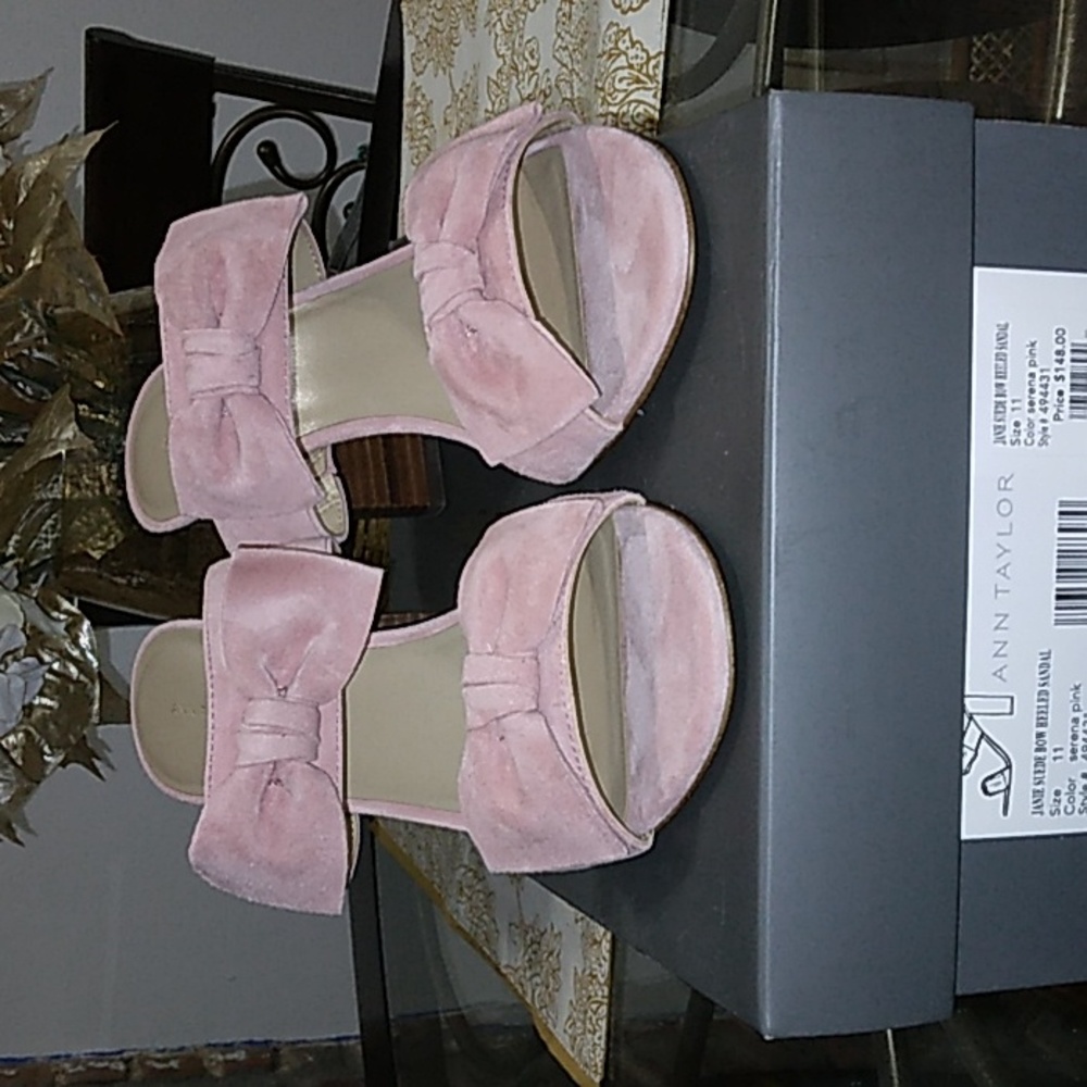 Ann Taylor Bow Sandals